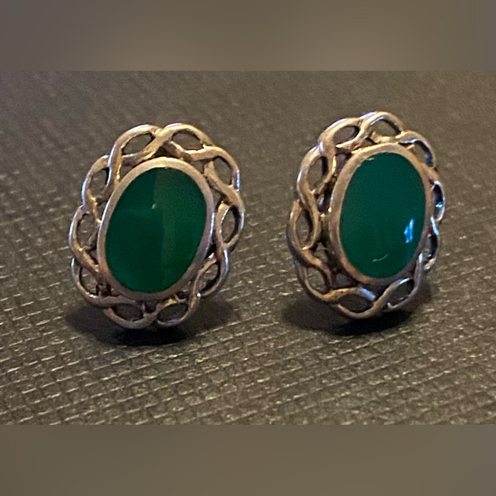 KIT HEATH Earrings KH93 925 Sterling Silver Pierced Stud Celtic Green Onyx